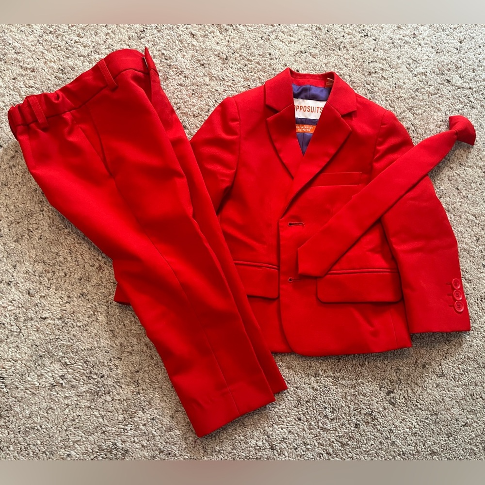 Boys Opposuits Suit Coat, Pants, and matching tie. Red size 2y
